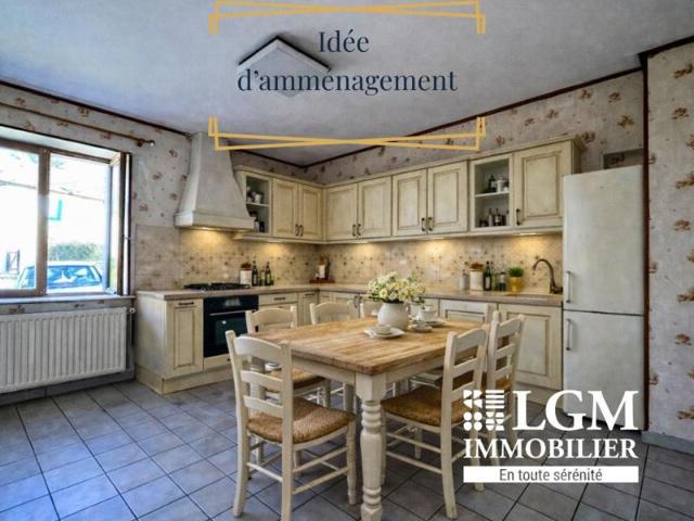 Ancienne ferme vosgienne rénovée avec 2 garages, terrasse et fort potentiel – Fontenay