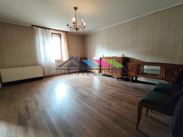 Ancienne ferme à rénover, 3 chambres et de nombreuses dépendances Avricourt 57