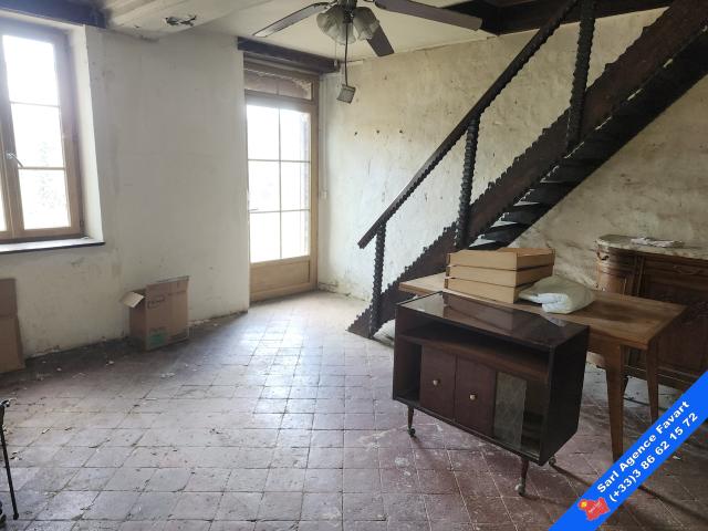 Ancienne ferme avec dépendances à rénover proche Joigny