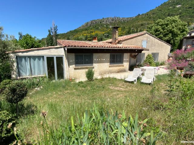 Ancienne ferme avec dépendances en Drôme Provençale 200m² Plaisians