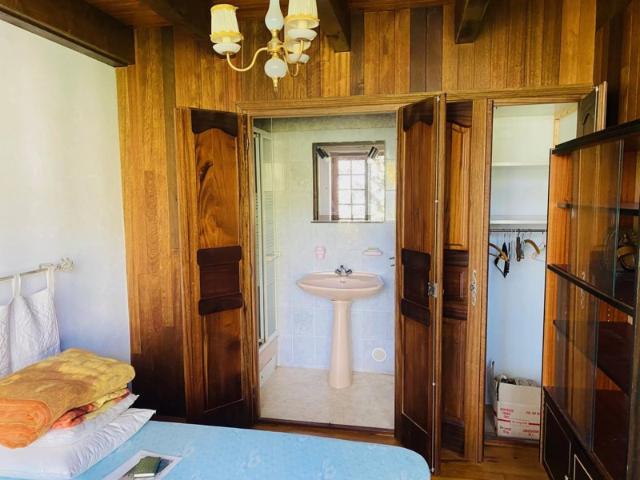 Ancienne ferme avec dépendances sur 4395m²
