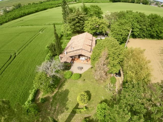 Ancienne ferme avec gites indépendants et piscine 214m² Labretonie