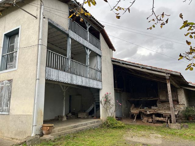 Ancienne ferme de 130m2 à rénover, avec un studio de 25m2, gros potentiel
