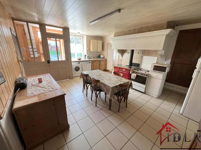 ancienne ferme de 120 m2 habitables avec dépendances 2932 m2