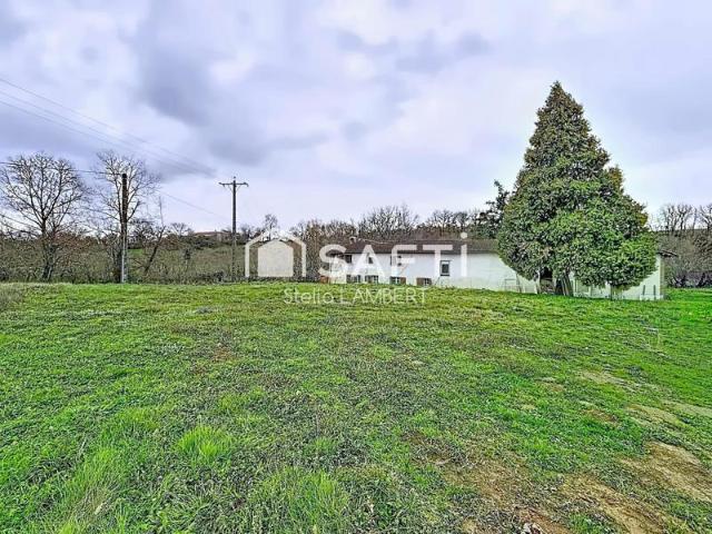 Ancienne ferme de caractère à Giroussens, sans aucun voisinage, sur plus d'1 hectare de terrain