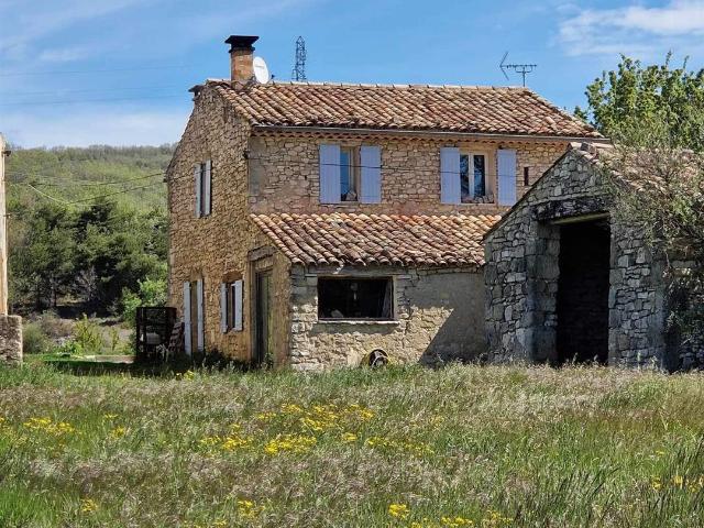 Ancienne Ferme Du Xviii° Siècle À Viens 600m² Viens