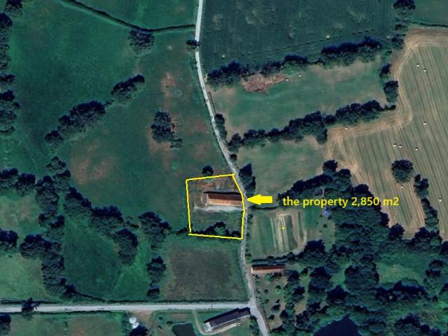 Ancienne ferme en pierre à rénover – 130 m² + grange de 250m2 sur terrain de 2 850 m² – Plein sud pas de voisins proches