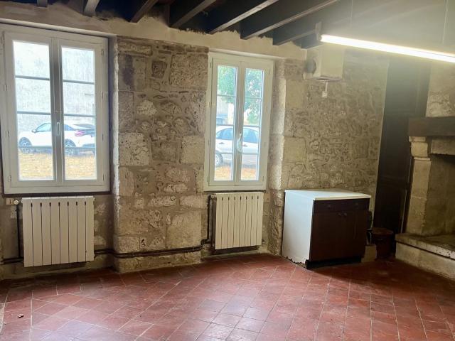Ancienne ferme en pierre au calme – 145 m² habitables et bea. 146m² Saint Clar