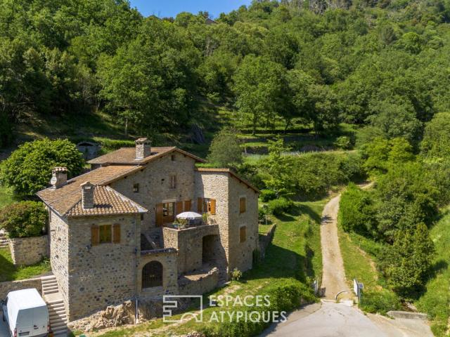 Ancienne ferme en pierre rénovée typique proche de Vals les. 268m² Vals les Bains