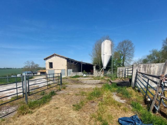 Ancienne Ferme En Pierres Avec Un Vrai Potentiel Sur Un Terr. 140m² Saint Elix Séglan