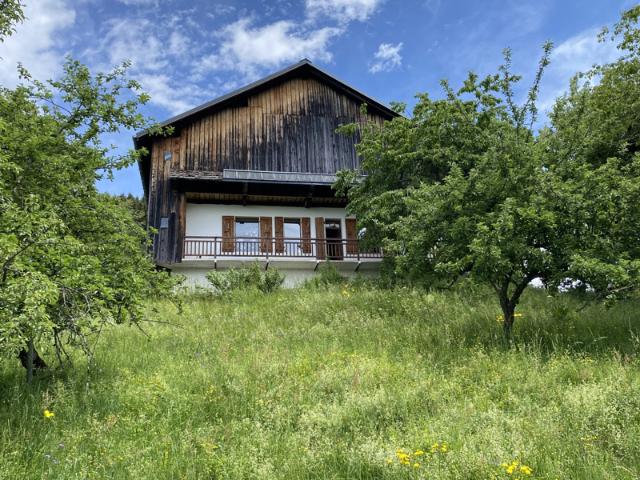 Ancienne ferme mazot dépendances vue panoramique sur