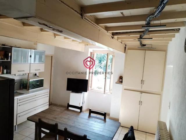 Ancienne ferme partiellement à renover avec puits et dépenda. 108m² Saint Laurent