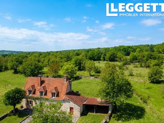 Ancienne ferme quercynoise dans le parc Naturel des Causses du Quercy