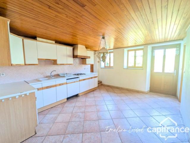Maison en pierre de 164 m2 5 chambres Jardin Grange de 200m² Saint Martin en Vercors 26420