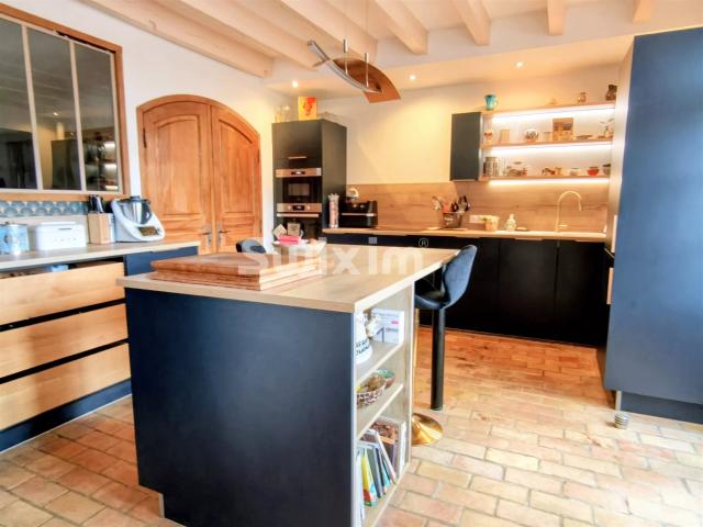 Ancienne Fermette Renovee 250m² Beaune