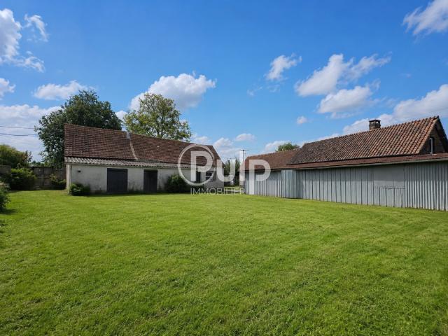 Ancienne fermette à rénover à Bonnières avec plus de 1 600 m² de terrain