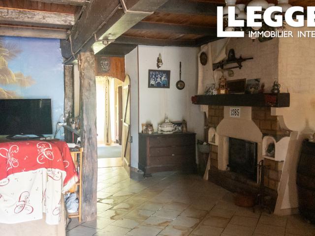 Ancienne fermette à rénover avec grange attenante et jardin de 1673m²