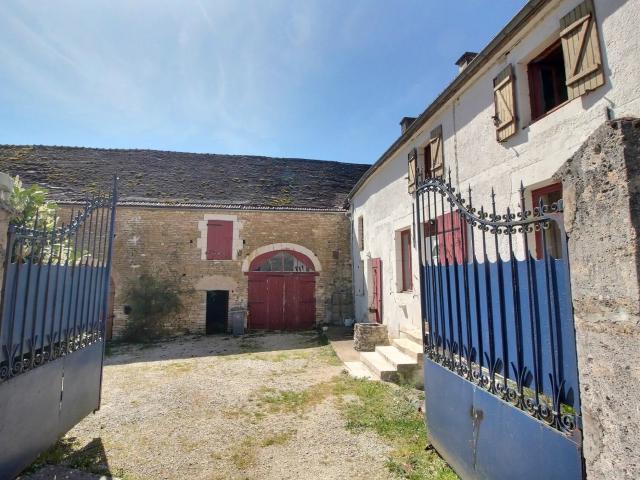 Ancienne fermette avec dépendance m² Villiers le Bois