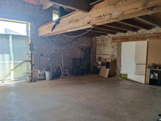Ancienne Grange en partie Rénovée de Plain Pied