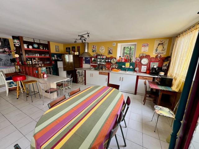 Ancienne grange en pierres joliment rénovée en 2 logements a. 265m² Villebramar
