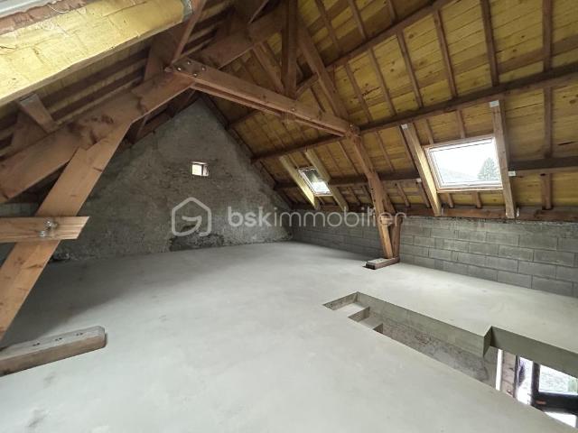 Ancienne grange rénovée en deux appartements
