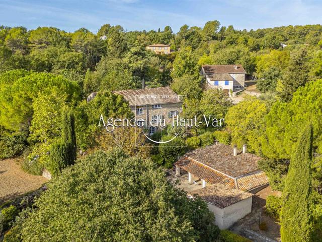 Ancienne magnanerie en pierre, 1 hectare et jolie vue 330m² Fayence