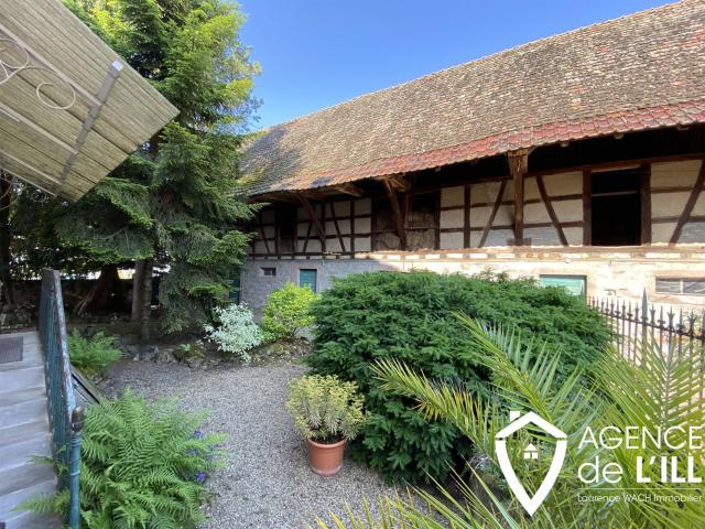 Ancienne maison bourgeoise de 215 m2 à Saasenheim sur 19 are. 213m² Saasenheim