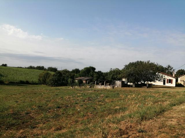 Ancienne petite ferme, vue, grange et hangar