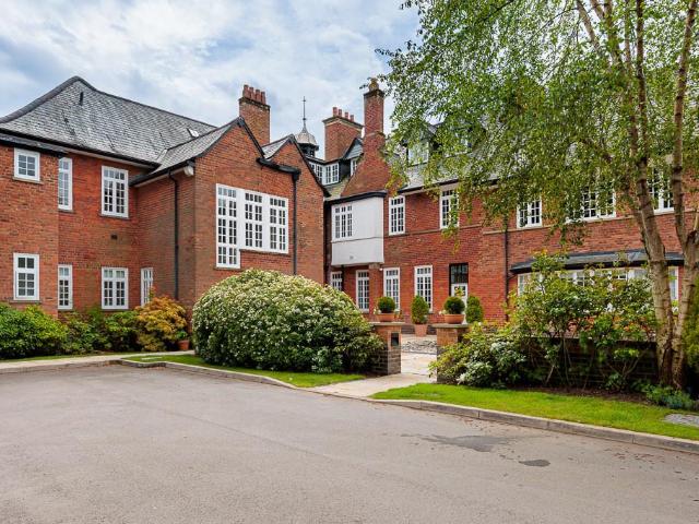 Ancoats Lane, Alderley Edge 2 bed apartment to rent £3,250 pcm £750 pw