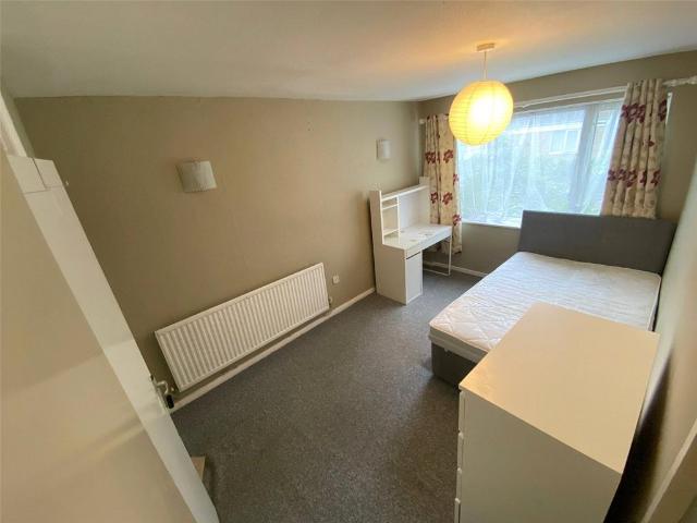 Ancress Close, Kent CT2 1 bed in a house share to rent £650 pcm £150 pw