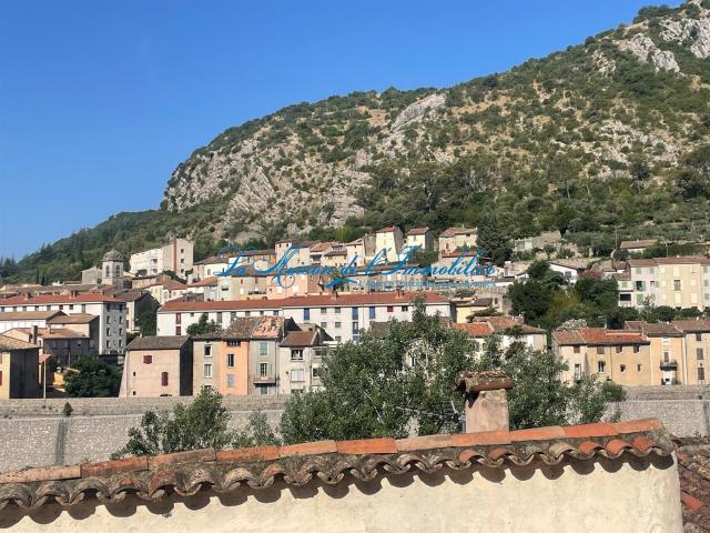 Anduze Maison de ville avec vue sur les rochers, rénovée 4. 81m² Anduze