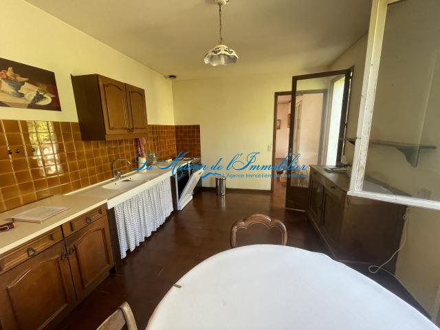 Anduze, maison F5 de 143 m2 hab avec140 m2 garage sur 1200 m2 de terrain