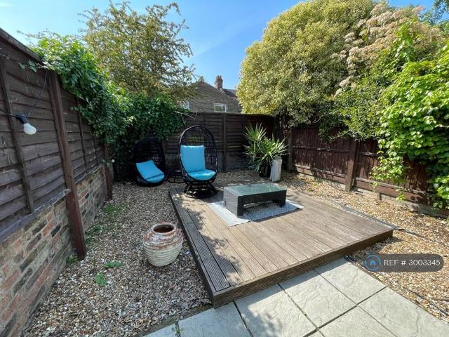 And Office, London, NW10 2 bed flat to rent £2,595 pcm £599 pw