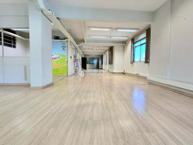 Andar a venda com 03 apartamentos no Centro de Curitiba