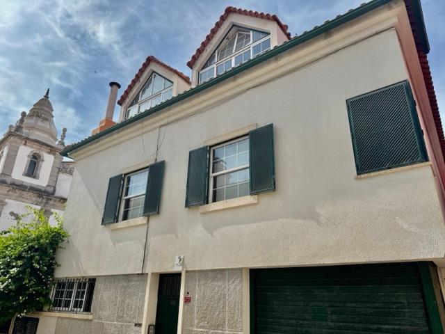 Andar de moradia com charme em pleno centro Histórico de Cascais
