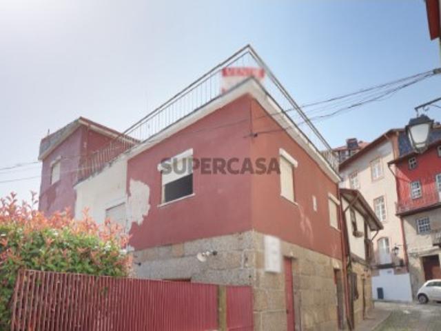 Andar de Moradia Duplex T5 no Coração de Guimarães