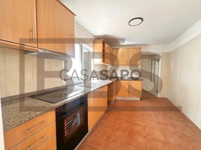 Andar de Moradia T1+1 Totalmente Recuperado com Terraço | Conde Carvalhal, Funchal