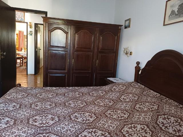 Andar de Moradia T2+1 com Quintal Amplo, privado e BBQ | Arrendamento Sazonal