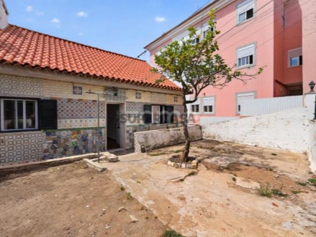 Andar de Moradia T2 com Terraço em Caneças