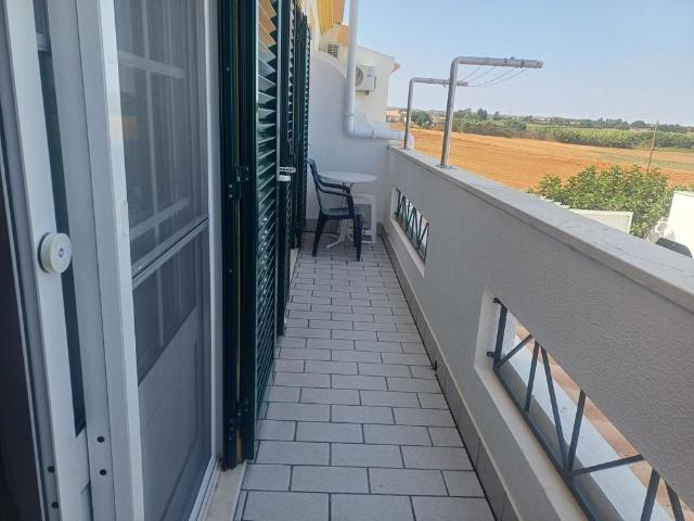 Andar de Moradia T2 para Arrendamento Sazonal na Manta Rota