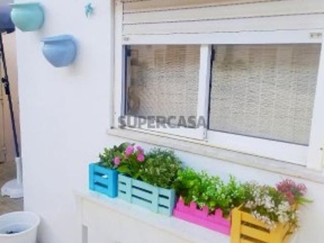 Andar de Moradia T2 + 1 com Logradouro, Porto Brandão, Almada