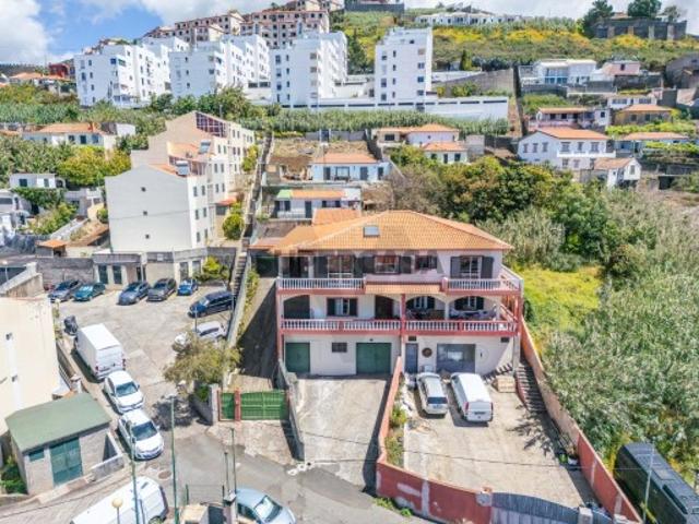 Andar de Moradia T3 com Anexo T2, 3 garagens Potencial de Rentabilidade | Santo Amaro Funchal