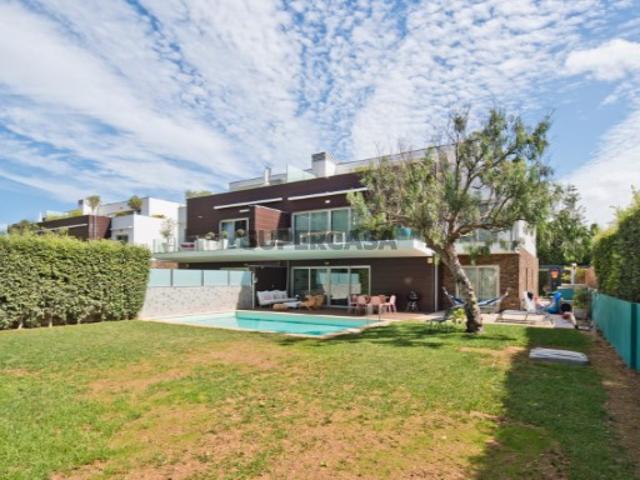 Apartamento T3 com jardim e piscina na Guia, Cascais