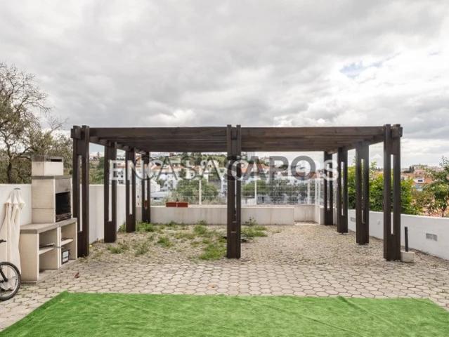 Andar de Moradia T3 Duplex para alugar em Oeiras