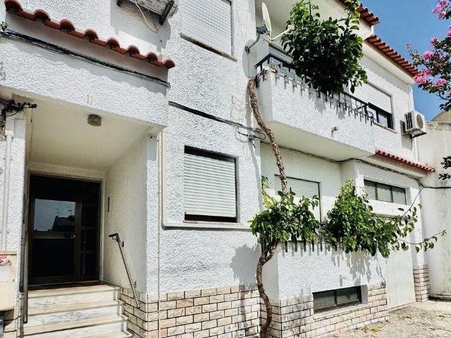 Andar de moradia T3 em Alto do Seixalinho, Santo André e Ver. 109m² Barreiro e Verderena