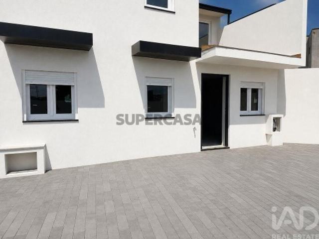 Andar de moradia T3 em Arcozelo de 80 m²