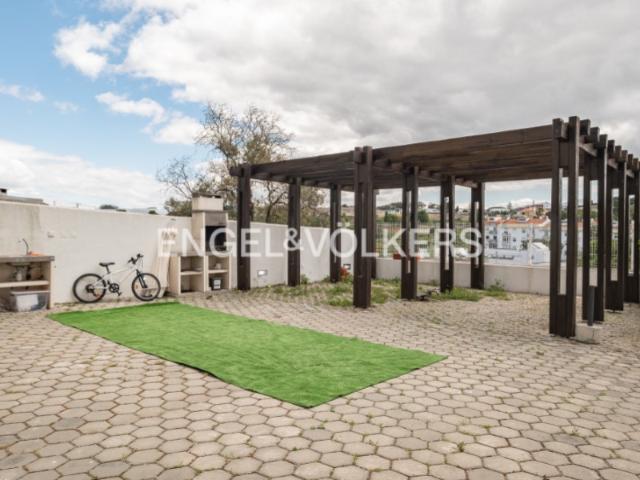 Andar de Moradia T3 em Porto Salvo