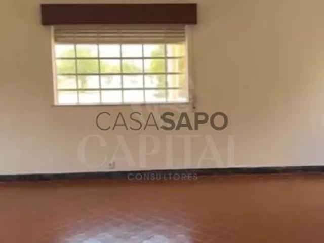 Andar de Moradia T3 para alugar em Loures