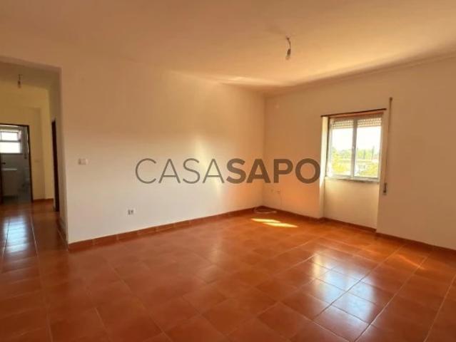 Andar de Moradia T3 para alugar em