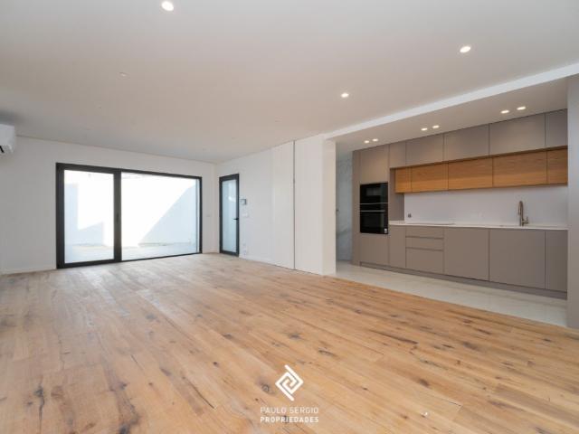 Andar de Moradia T3 Pronto a Habitar em Avintes, Vila Nova d. 110m² Avintes